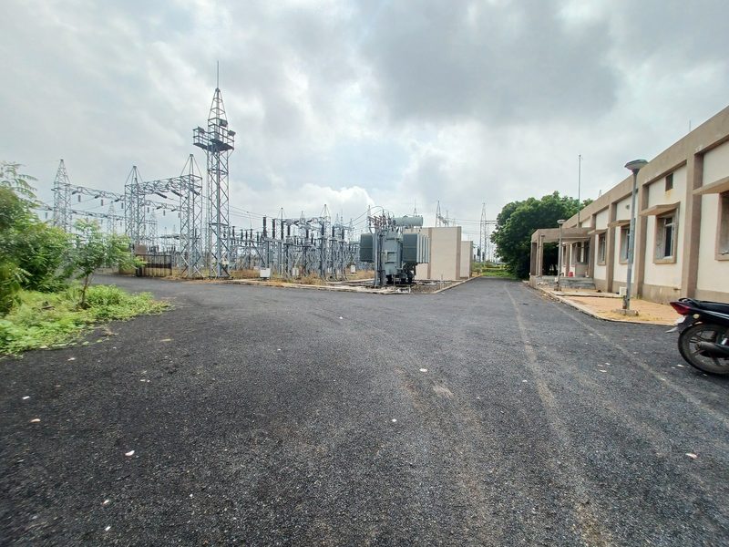 Distribution substation compound with transformer and gantry structure